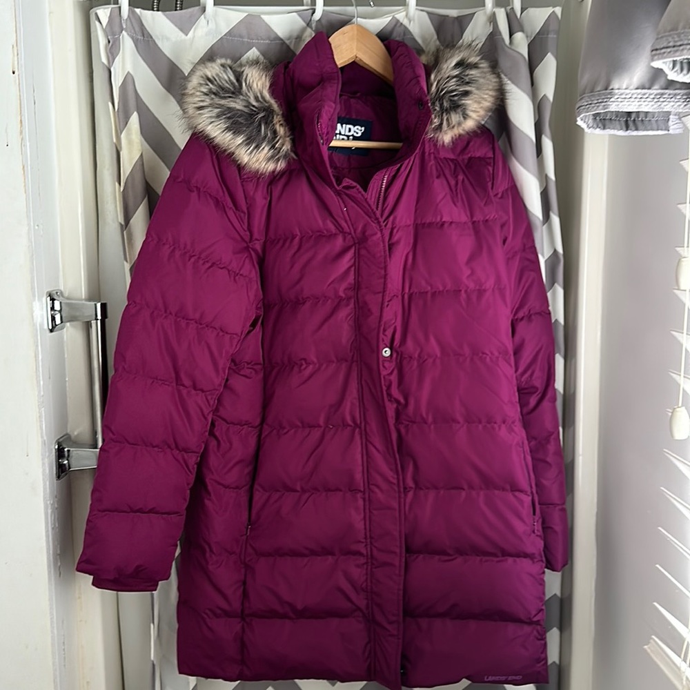 Excellent condition parka with detachable hood